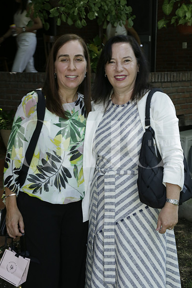 María Elena Zavala de Valdés y Rosa María Martínez de García (2)