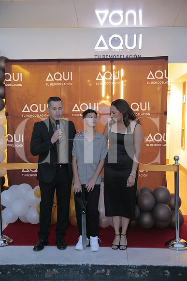 Rolando Juarez, Mateo Juarez y Cecilia Morales 6