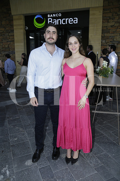 Adrian Lozano y Paulina Knoell