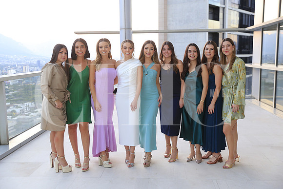 Vera Del Valle, Marisol Garza, Vale Serrato, Dany Serrato, Cordelia Serrato, Ana Lucia Paez, Mariana Ochoa, Gabriela Tourrent y Ana Vale Lozano 2