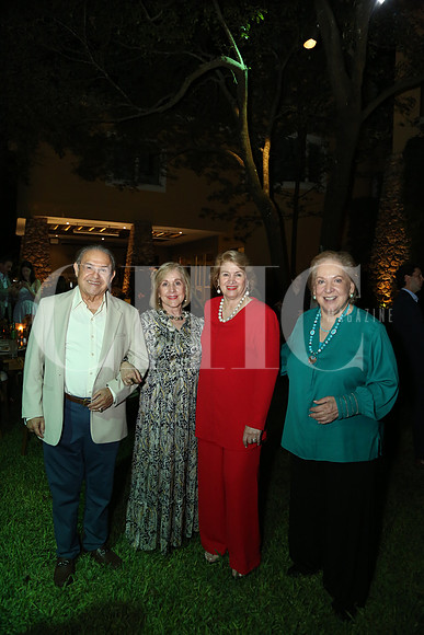 Roberto Lankenau, María del Rosario Elizondo de Lankenau, Berta Alejandra Elizondo y Mercedes Elizondo 0