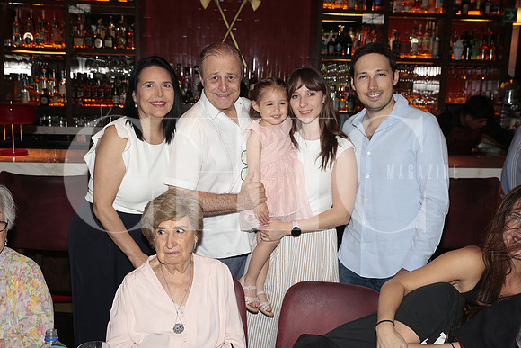 Alicia Leyva, Gina Ancer, Arturo Rodriguez, Sofia Rodriguez, Maria Bonilla y Arturo Rodriguez 5