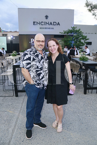 Bernardo Villatoro y Ingrid de Villatoro (2)