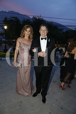 Idalia Marrtínez de Ramírez y Raúl Martínez