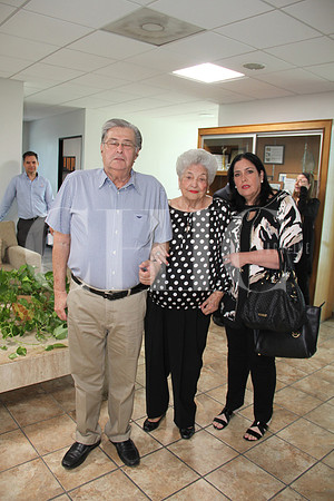 Enrique Boesch, Alicia Garza de Boesch y Lucía Boesch de Hernández