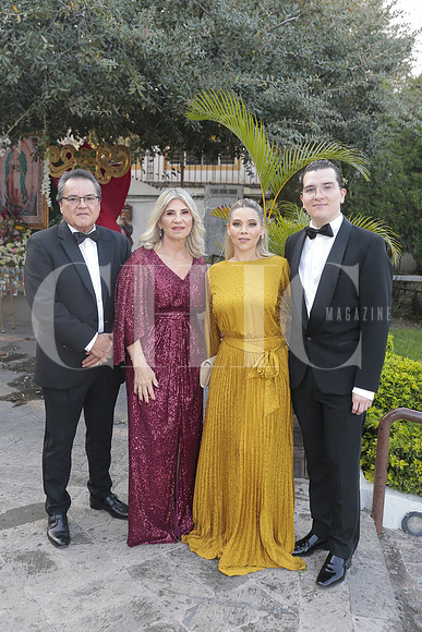 Juan Alberto Torres, Laura Flores, Lily Fernandez y Luis Torres 2