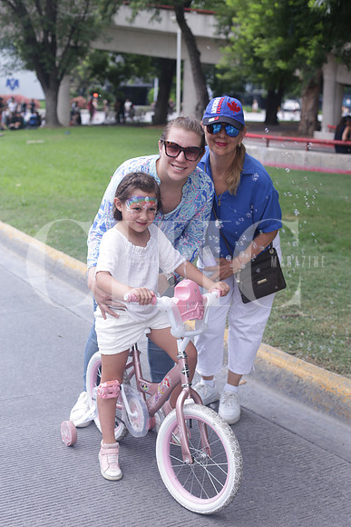 Deby Karren, Eugenia Solis y Miriam Ibarra de Karren 1