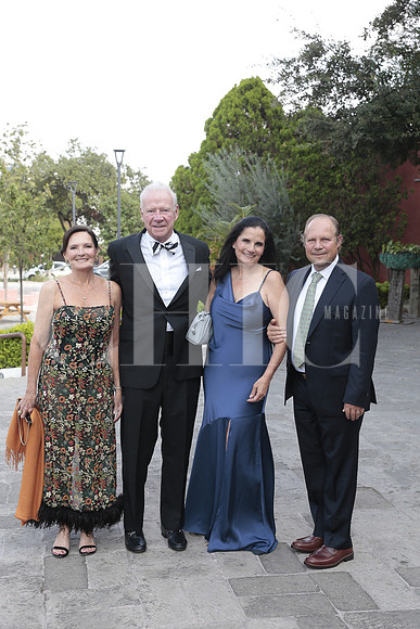 Jerrie Pena, Tim Donahil, Gabriela Pena y Pedro del Paso 2