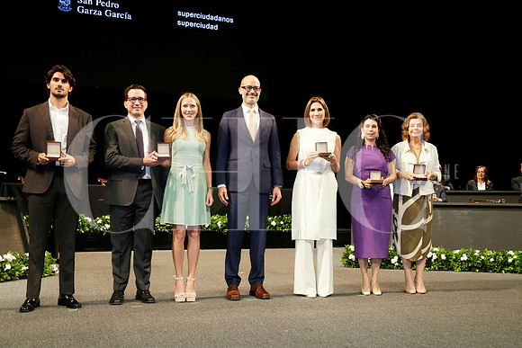 Patricio Orozco, Oscar F. De la Garza, Mónica Zambrano, Miguel Treviño, Luz María Garza, Virgina González y Lily Navarro (2)