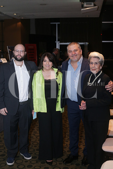Hugo Carrillo, Bárbara Carillo, Sergio León y Elva García de Carrillo 1