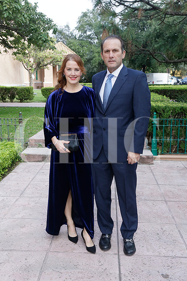 Vivi´n Villarreal de Garza y Miguel Garza (2)