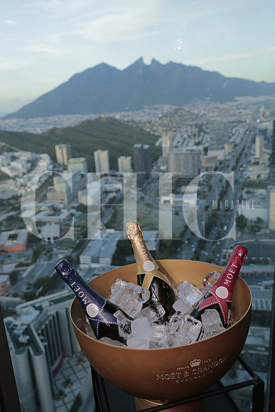 Moet & Chandon Sky Bar 8