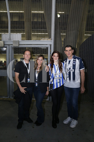 Cesario Beiga, Angeles Treviño, Maru Matar y Juan Iza 1