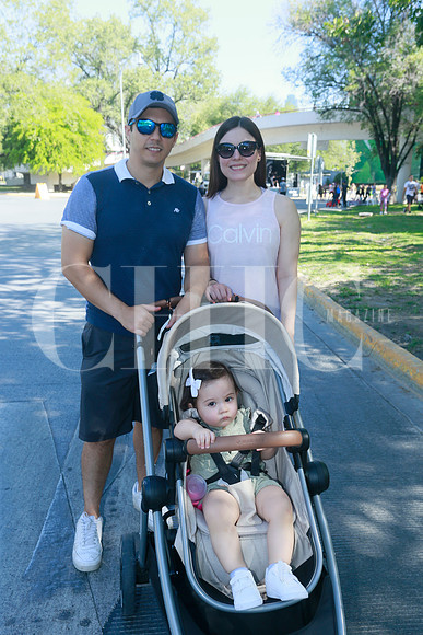 Hugo Garza, María José Flores y Eugenia Garza