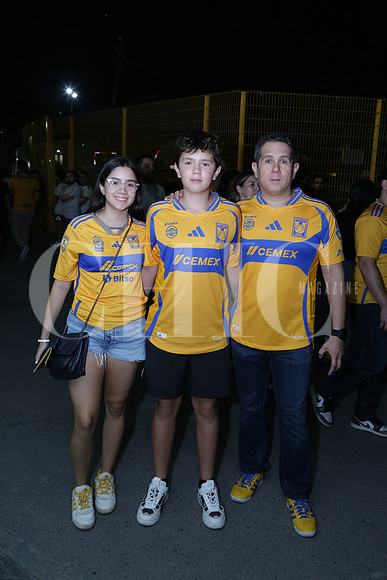 Emma Saldivar, Eugenio Saldivar y Eugenio Saldivar 0