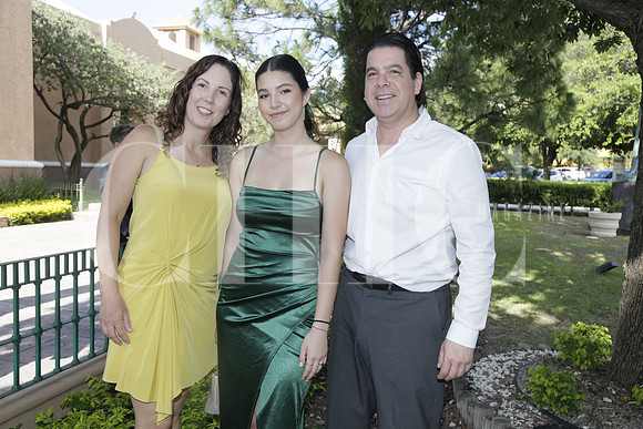Carolina Guerra, Mariana Quiñones y Arturo Quiñones