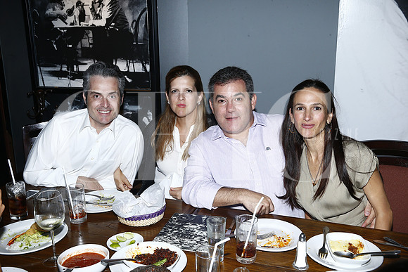 Bernardo Sada, Balbina González de Sada, Armando González y Yolanda Garza (2)