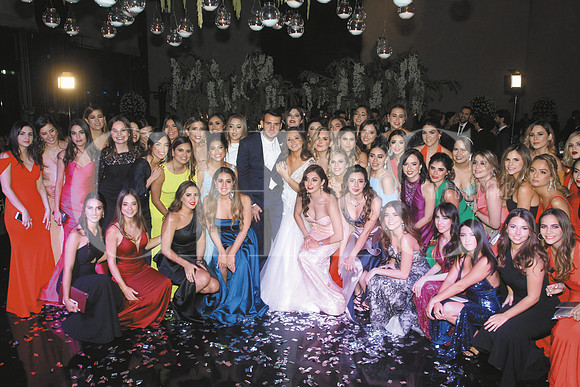Mauricio Calderoni, Mally Muñiz, amigos y familiares