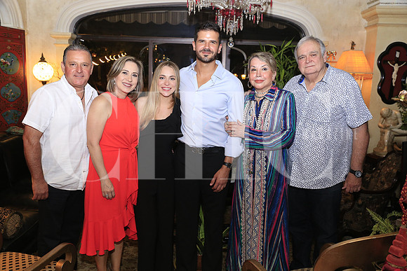 Carlos Cepeda, Hortencia Zertuche, Elisa Cepeda, Eduardo Martínez, Graciela Rodríguez y Gregorio Martínez (4)