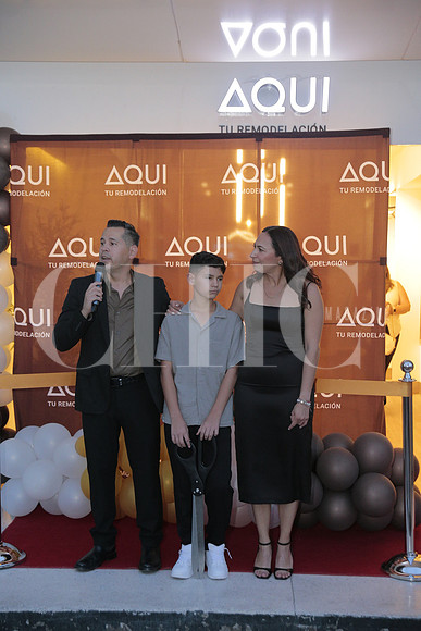 Rolando Juarez, Mateo Juarez y Cecilia Morales 13