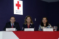 Carlos Fernández, María Nelva Ramírez y Gloria Bazán
