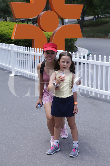Rocio Guimond y Vanessa Castillo 1