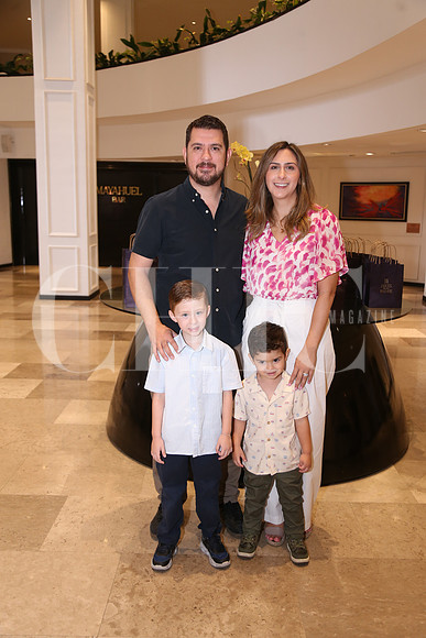 Eduardo Castillo, Bárbara Guzmán, Eduardo Castillo y Federico Castillio 0