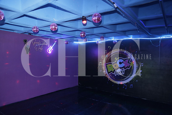 Aspectos de interiores y areas de Rock n Play (20)