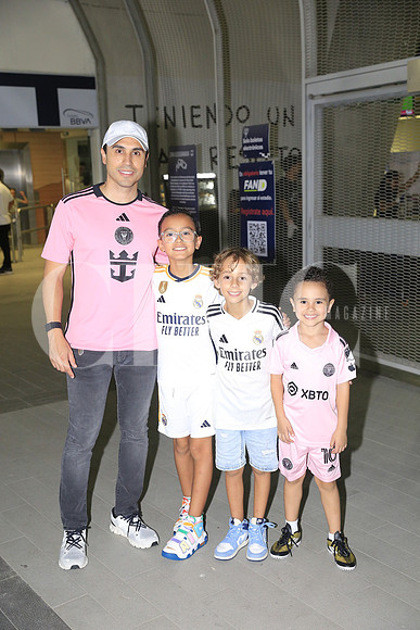 Manuel Garza, Manuel Garza, Alex Vanez y Mariano Garza 8