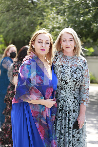 Esthela Paez y Maria Ines Creel (7)