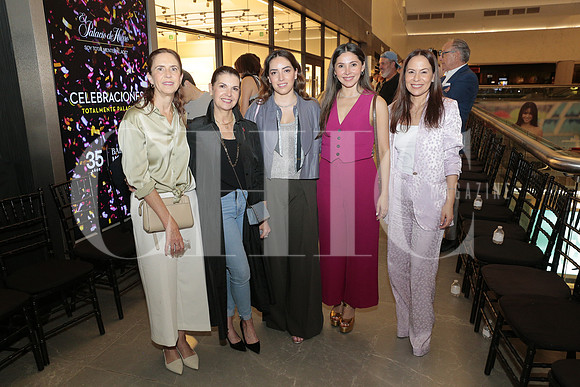 Laura Fernandez, Janet Schwarz, Natalia Palma, Iris Gil y Tere Mondragon 2