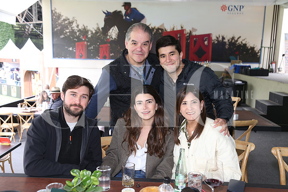 Iván Elizondo, Luis Martínez, Luis Andrés Martínez, Karina Martínez y Laura Villalobos 0