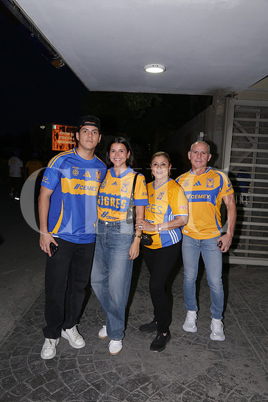 Francisco Oreyana, Itzel Oreyana, Isabel Oreyana y Obed Oreyana 0