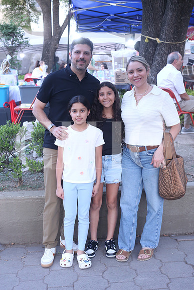Alejandro Páez, Emma Paéz, Paula Páez y Eva Sánchez de Páez 1