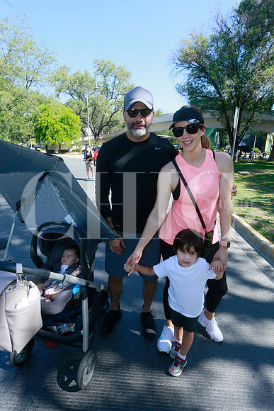 David Martínez, Carolina Robles, David Armando Martínez y Antonella Martínez