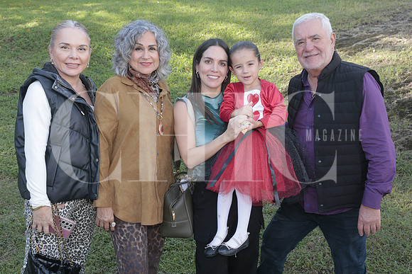 Claudia Guadiana, Elizabeth Carmona, Ivana Dieste, Alana Suastegui y Federico Suastegui 1