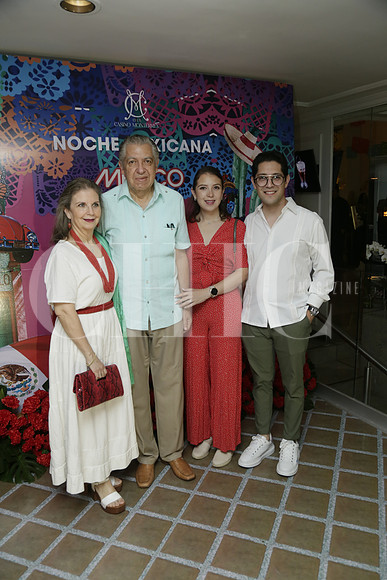 Rocio Zubieta y Landa, Armando Espino, Ana Rocio Espino y Rodrigo Ledezma (2)