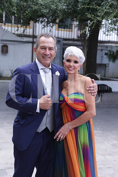 Juan Angel González y Ania Lozano de González ( Papás Novio)1