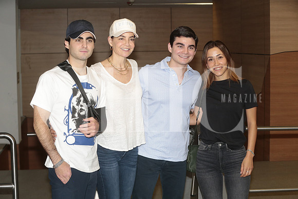 Paulina Zambrano, Joaquin Martinez, Dario Martinez y Maria Jose Gonzalez 12