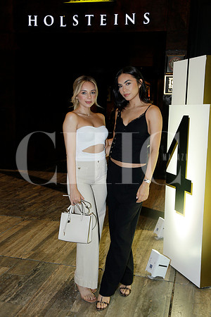 Katya Armijo y Valery Rodríguez (3)