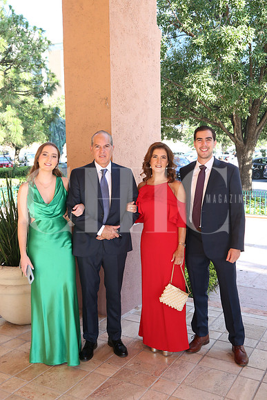 Rebeca Salinas, Marcelo Salinas, Rebeca de la Garza de Salinas y Adrián Salinas 1